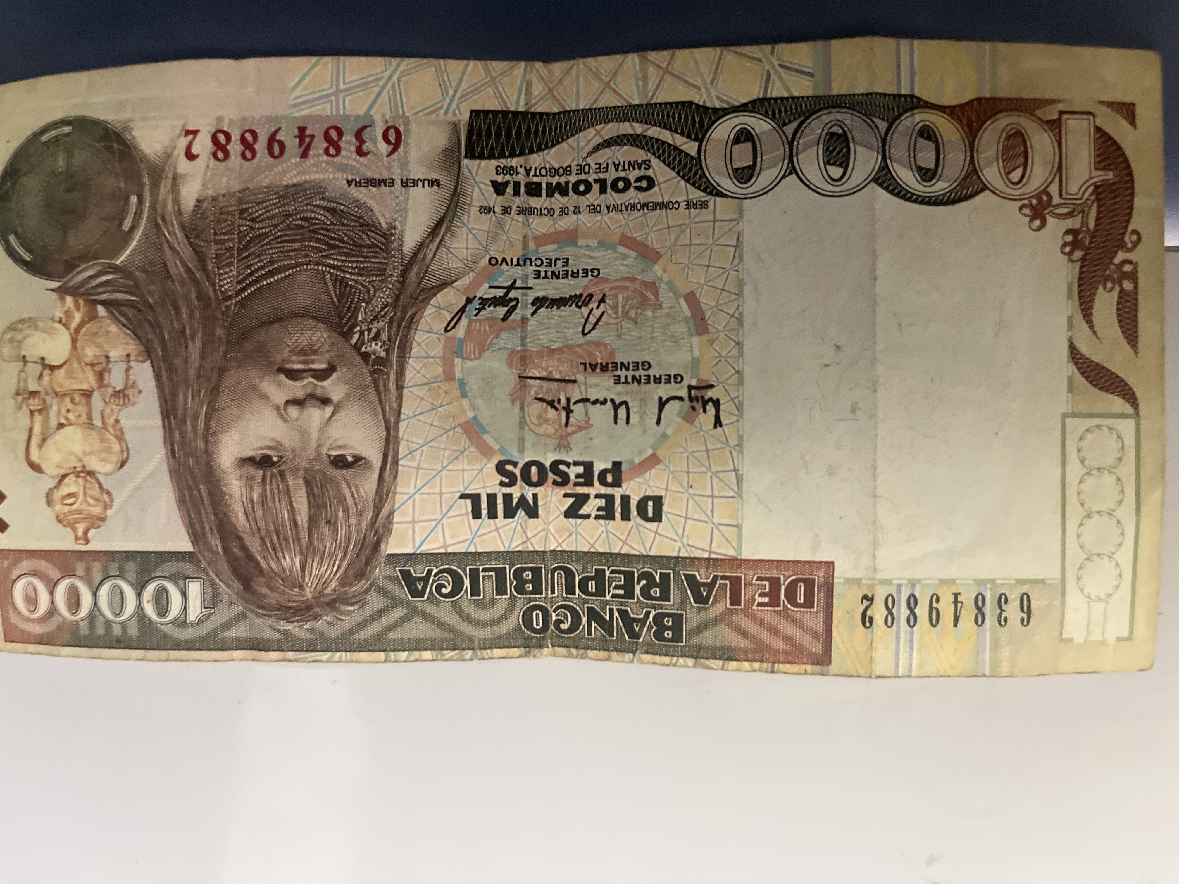 Pesos colombianos